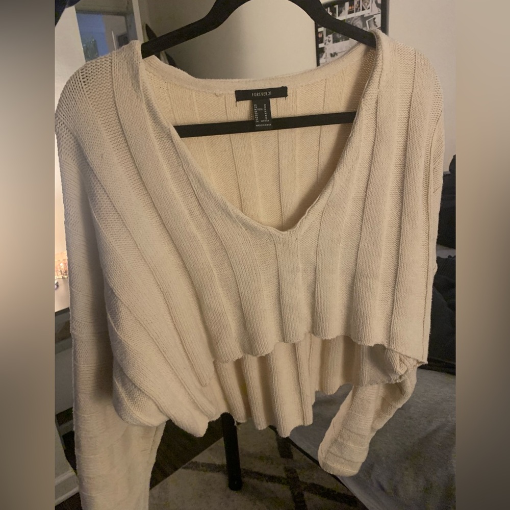 FOREVER 21 - cropped sweater new worn